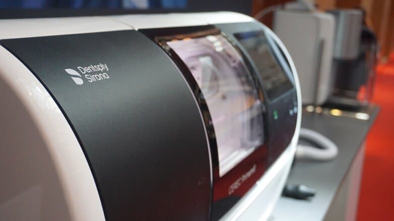 Vista del equipo CEREC Primemill
